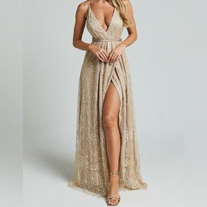 NWT Showpo Plunge Cross Back Maxi Dress Size 8